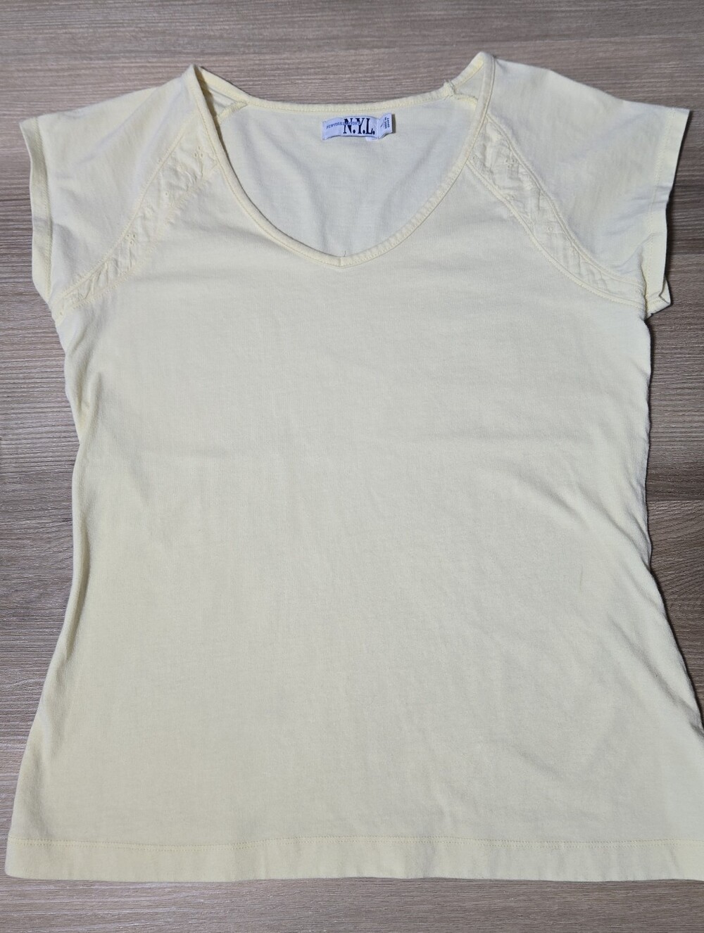 New York Laundry Pale Yellow Short Sleeve Scoop Neck Tee